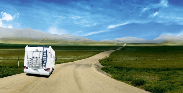 caravandrivingoffintothedistanceweb.jpg